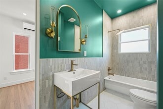 Building Photo - 808 Sul Ross St