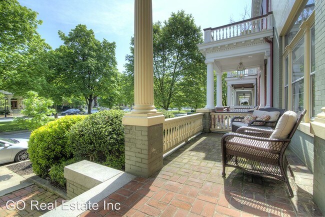 Building Photo - 2233 Monument Ave