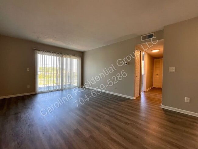 Photo - 342 Orchard Trace Ln House