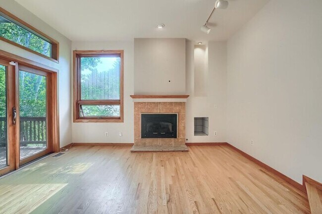 Building Photo - 3770 26th St
