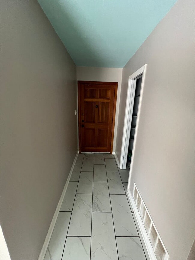 Foto del edificio - 1875 S Brookwood Dr