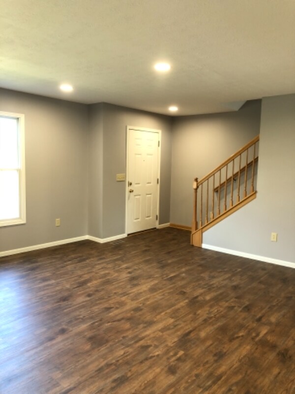 Foto del edificio - 529 Carson Farms Blvd