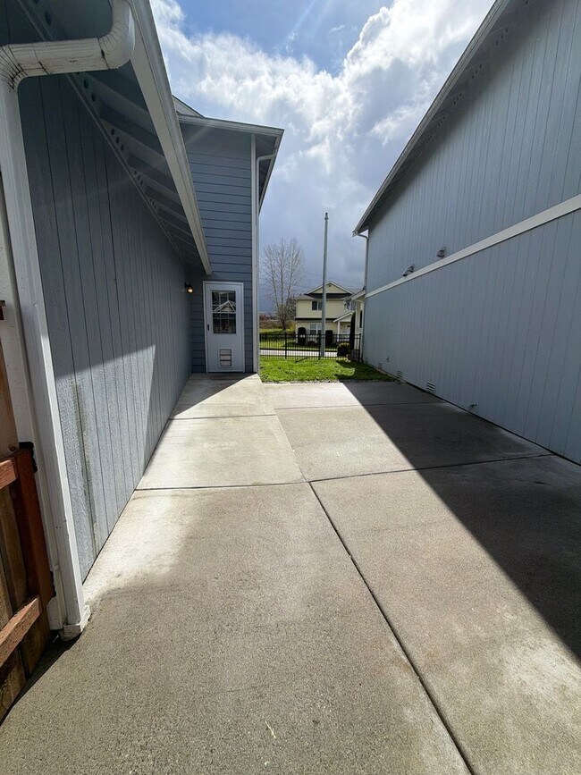 Foto del edificio - Remodeled 3bd, 2.5bath home