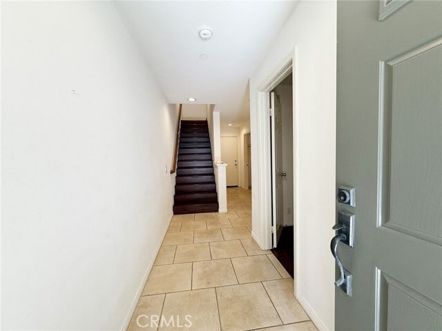 Building Photo - 424 Silk Tree
