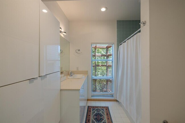 Foto del edificio - 2801 Oak Crest Ave