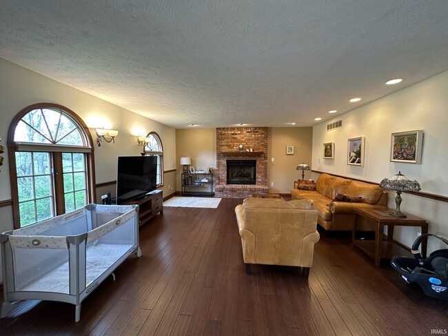 Foto del edificio - 3825 Devonshire Ct