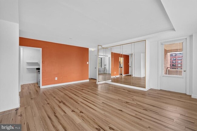 Building Photo - 1121 Arlington Blvd