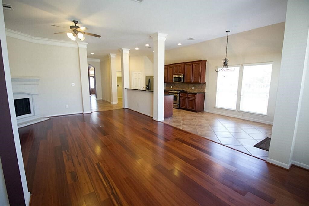 Building Photo - 4010 Wolf Springs Ct