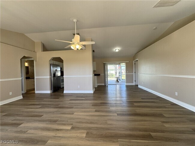 Building Photo - 2520 SW 11th Pl