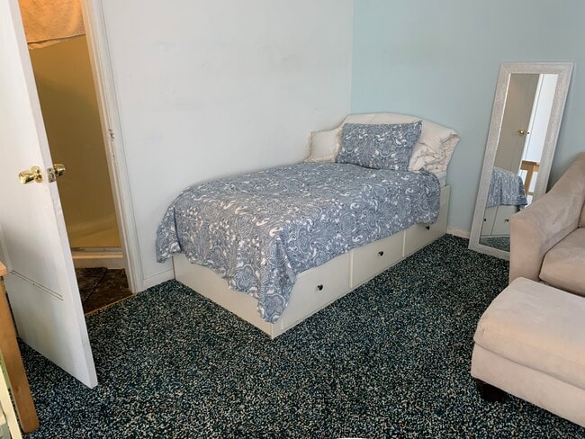 Foto del edificio - 147 N Stanley Dr