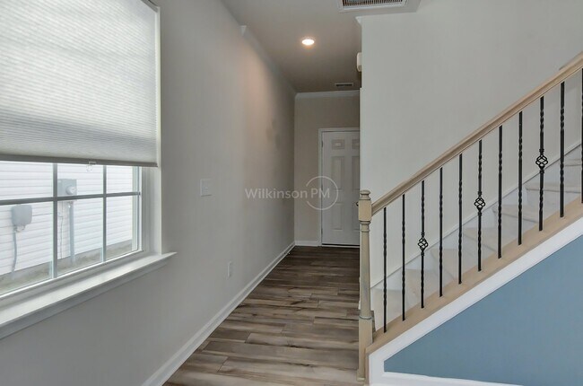 Building Photo - Welcome To This 3BR/2.5BTH 2-story Single ...