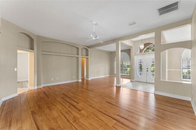 Building Photo - 124 Breezewood Dr