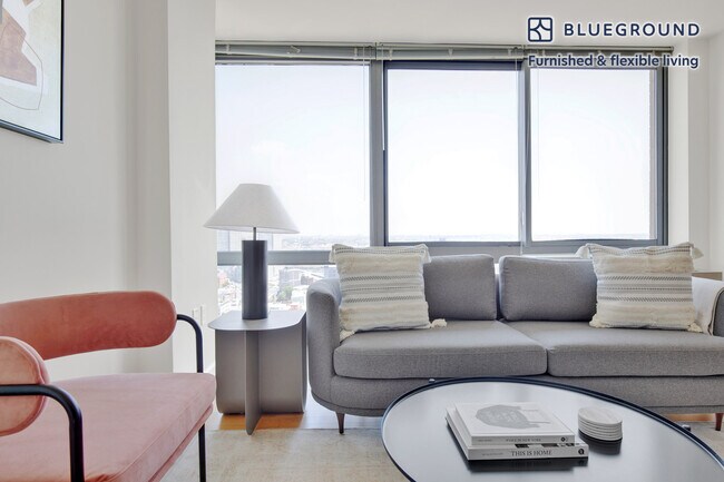 Foto del edificio - 4-75 48th Avenue-SI FL33-ID849