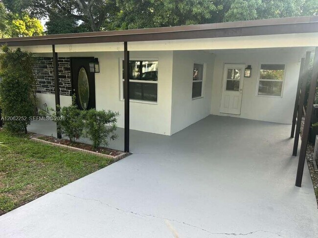 Foto del edificio - 535 NW 23rd Ave
