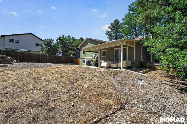 Building Photo - 15652 E Jefferson Ave