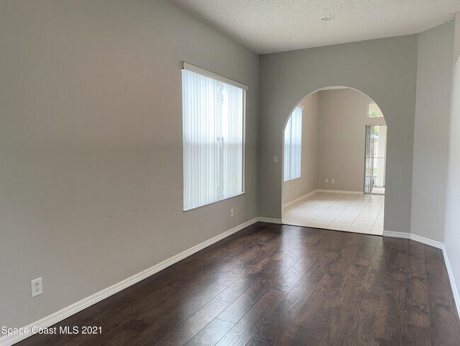 Building Photo - 7016 Hammock Trace Dr