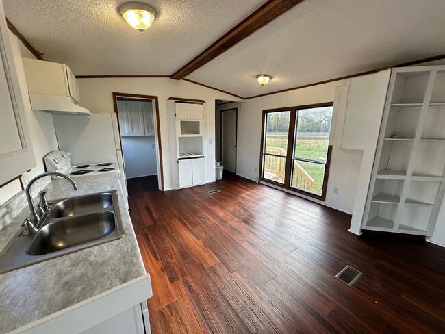 Foto del edificio - Newly Renovated 2-Bedroom in Rice, VA!