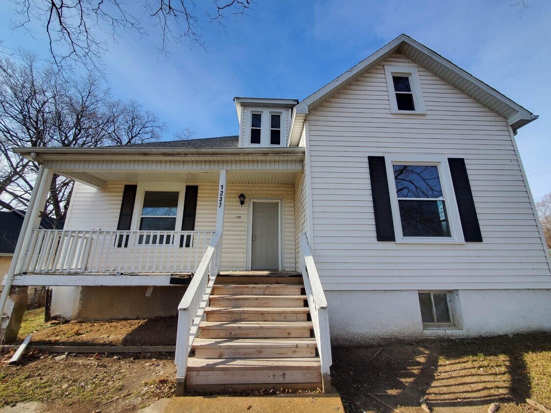 1237 N Spanish St, Cape Girardeau, MO 63701 House Rental in Cape