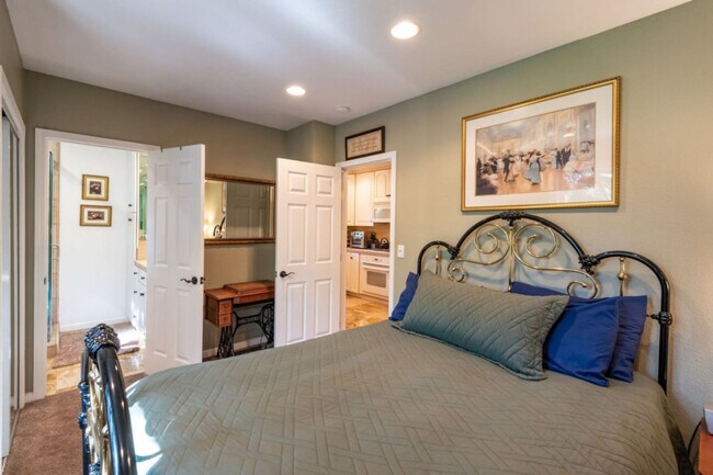 Foto del edificio - 9410 Chalk Hill Rd