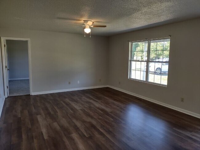 Building Photo - 1135 Lockmiller Rd