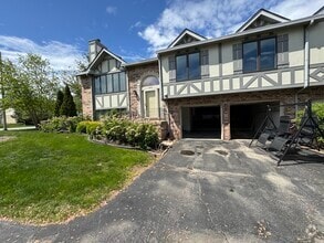 Building Photo - 17574 Drummond Dr