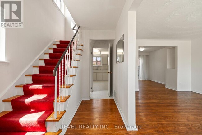 Photo du bâtiment - 6821 Darcel Ave