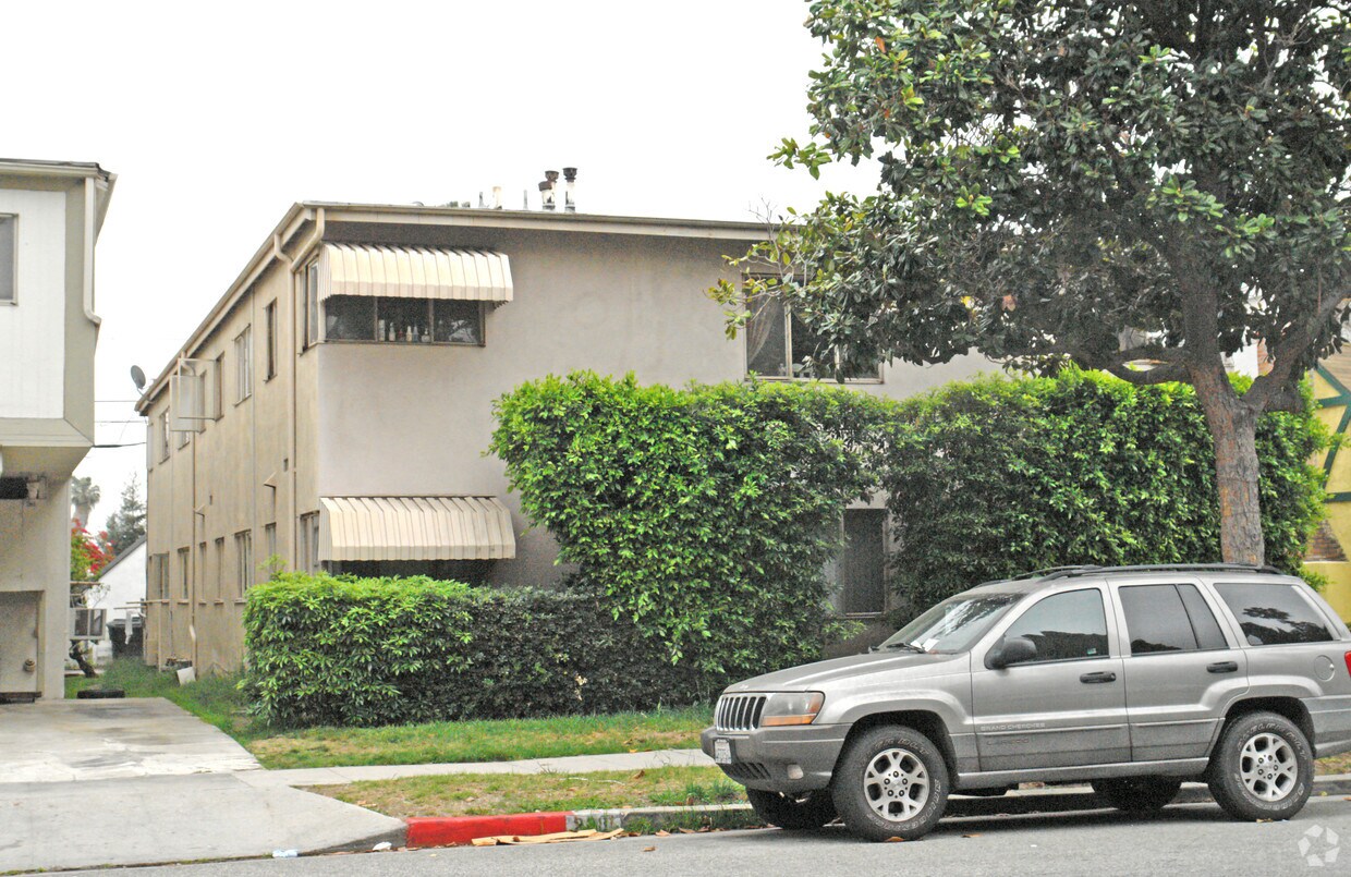 Lido Apartments 228 S Doheny Dr Apartments in Beverly Hills, CA