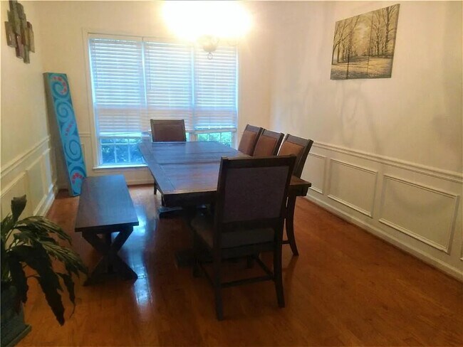 Foto del edificio - 7320 Brassfield Dr