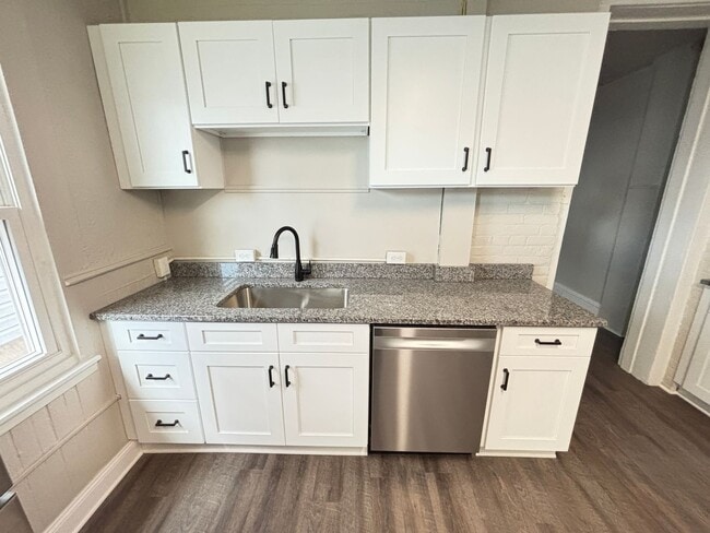 Building Photo - 2 BR Home Available in Catasauqua, PA