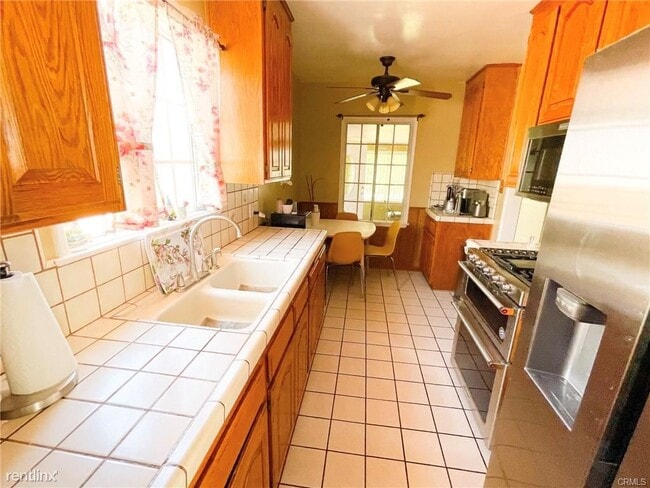 Foto del edificio - 3 br, 2 bath House - 8142 White Oak Ave