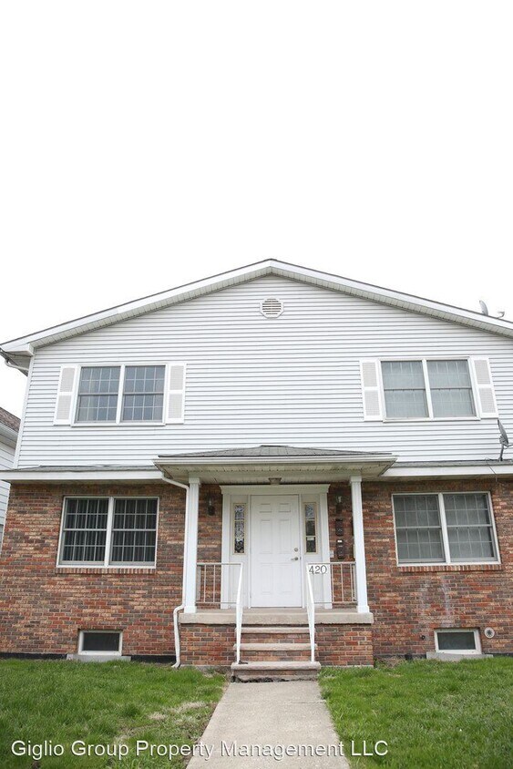 Primary Photo - 420 Dunmore St