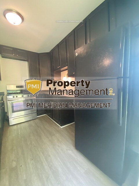 Building Photo - 3 Bed 2 Bath Spacious Home!