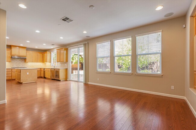 Building Photo - 1575 Banbury Dr