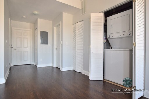 Building Photo - 7528 N Seeley Ave