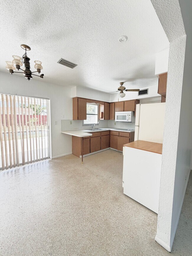 Foto del edificio - 2612 68th Ave N