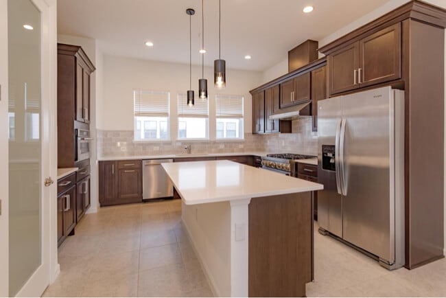 Building Photo - 2353 Brix St