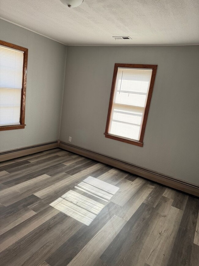 Foto del edificio - Freshly updated 3/2 home ready for its new family!