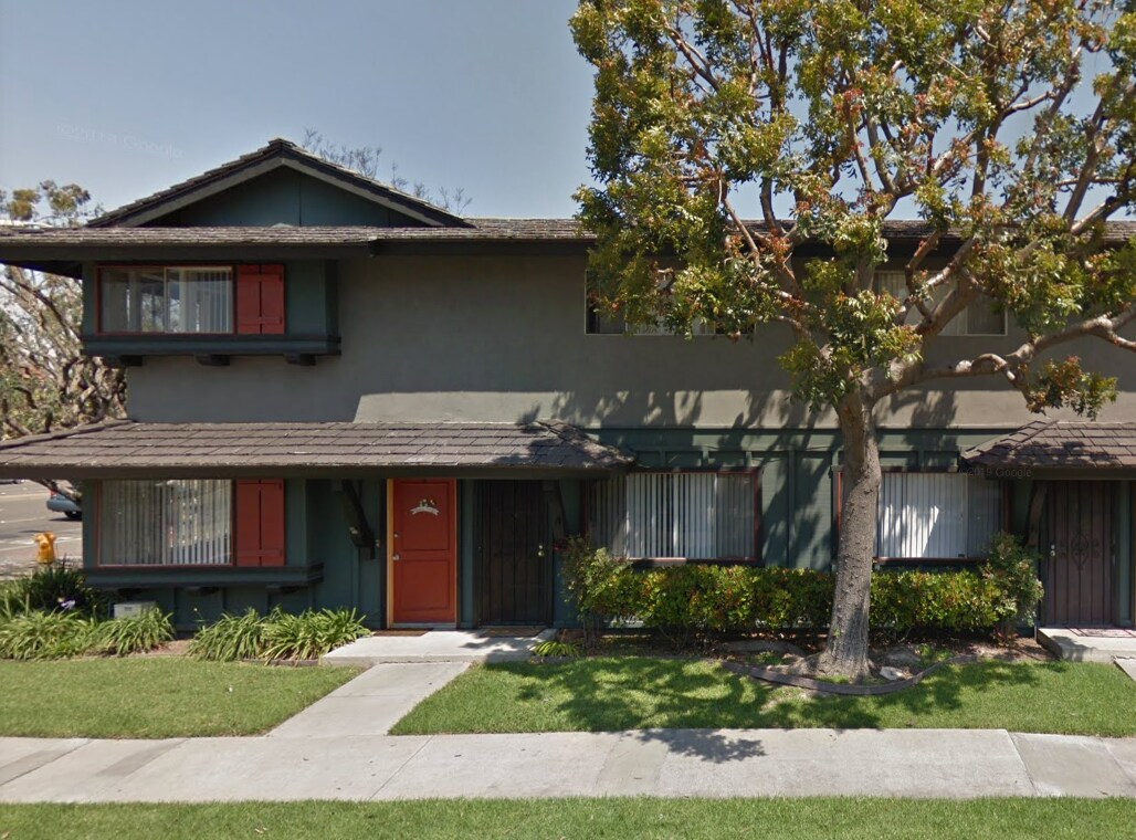 Building Photo - 6372 Warner Ave