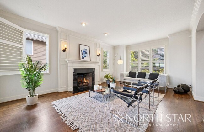 Building Photo - Beautiful Home with Mountain Views in the ...