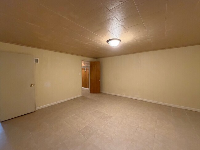 Foto del edificio - 6138 E 129 St