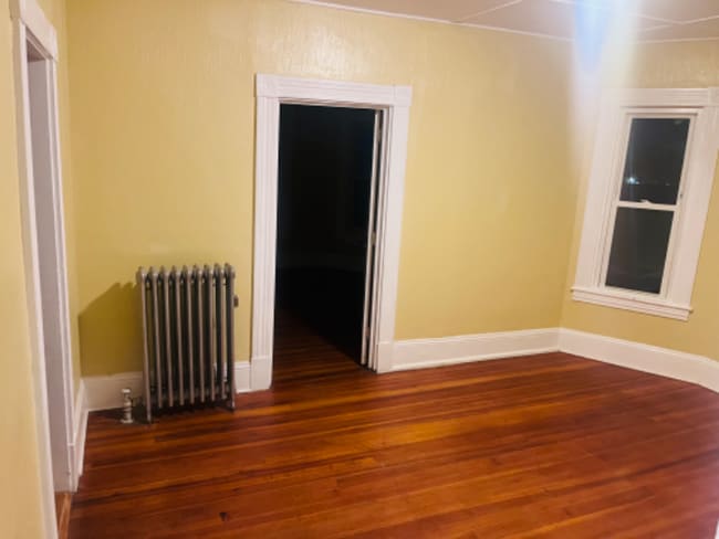 Building Photo - 36 Huntington St