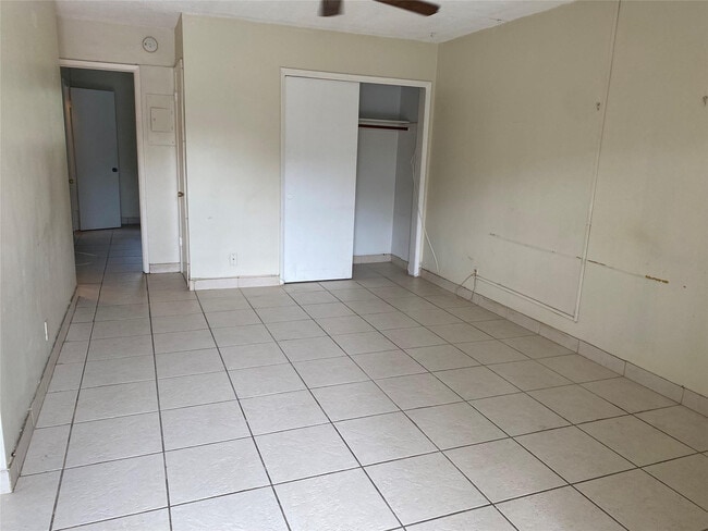 Building Photo - 1812 E Oakland Park Blvd