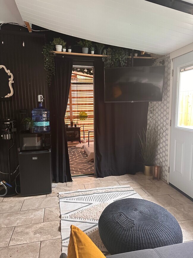 Building Photo - 2137 Fleur De Lis Ct