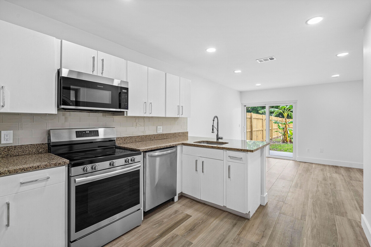 Foto principal - 1303 White Pine Dr