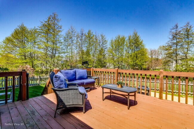 Building Photo - 844 Honey Locust Ct