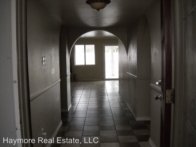 Building Photo - 1232 Carmelita Dr