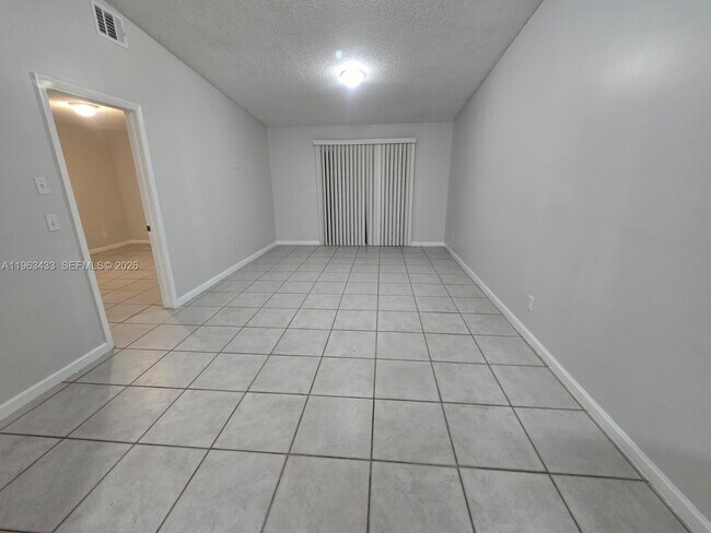 Foto del edificio - 9287 NW 18th St