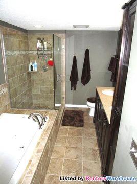 Building Photo - 586 Maple Park Dr