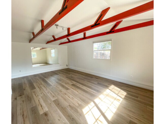 Foto del edificio - GORGEOUS NEW REMODEL! MARINWOOD 3BR Home,2...