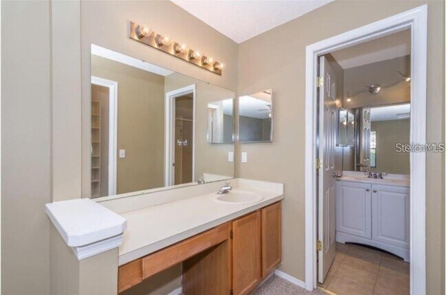 Building Photo - 12130 Augusta Woods Cir